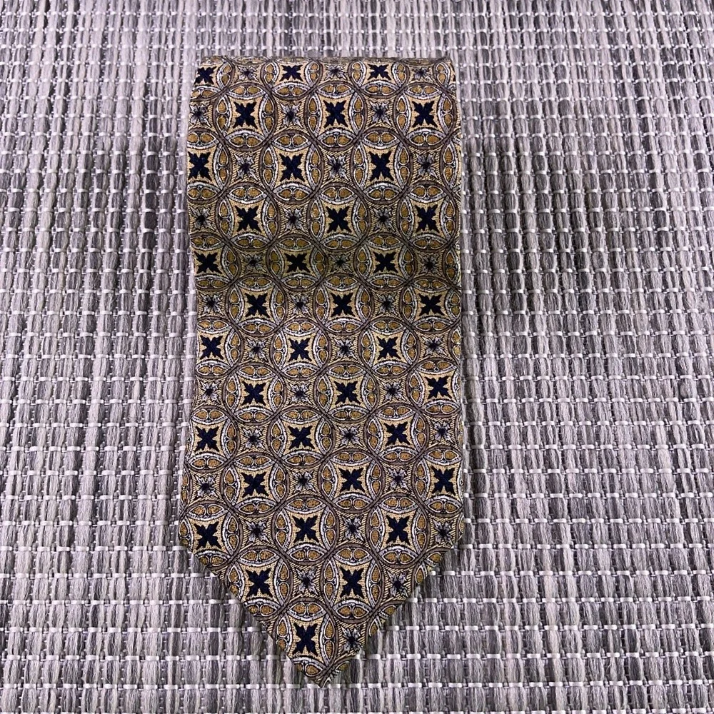 XMI Platinum Mens Silk Tie Gold Navy Blue Geometric Medallion Hand Made USA 57x4